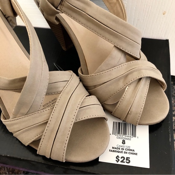 George Shoes Beige Open-Toe Heels/Sandals - Picture 6 of 10